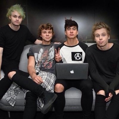 voting account - tweet #vote5sos to vote for 5sos