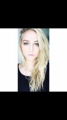 Emily Jordan || 19 || Single || Etero