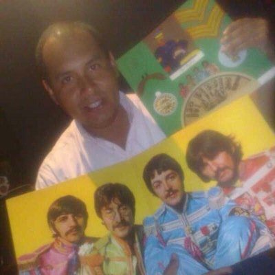 jaimepow's profile picture. Música, educación, investigación y literatura. Un buen trago y buenos amigos no pueden faltar. Beatles y contracultura... necesarios. Temperamental y universal.