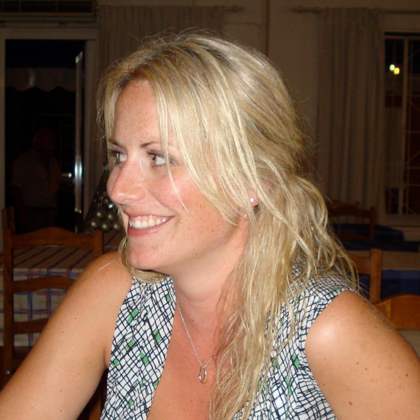 Cheese eating, gin drinking, gig going, Sussex living, sometimes running, always feministing, sporadically tweeting, charity comms consultant.