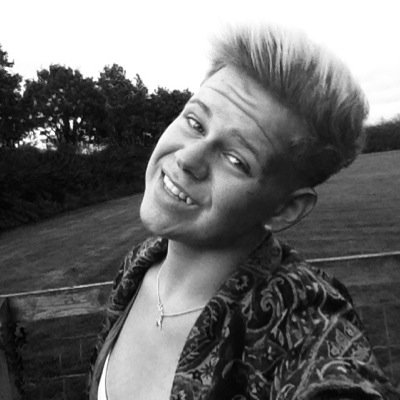 w4illjones's profile picture. I was that 'gay guy' that you judged yesterday but was too busy to have given a damn.✌️