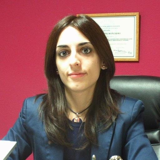 - Licenciada Derecho UCLM 
- 2 Máster: Iguadad de Género y Calidad, Medioambiente y PRL
- Finalista III Premio Jóvenes Juristas Fundación Garrigues.