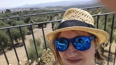 Biochemist and Biologist interested in MRI, MRS and Science in general 👩‍🔬🔬🕵️‍♀️ 
 Also: 😎🧟‍♀️🧛‍♀️