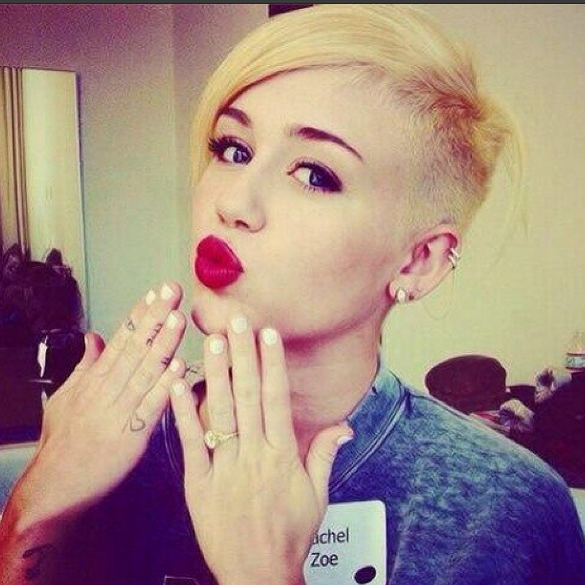 _quack_quack__'s profile picture. #BMTH| #Сериаломан | #Echelon|#поттероман|#Sherlock| #Marvel| #MCR | #1D| #LP| #GD|