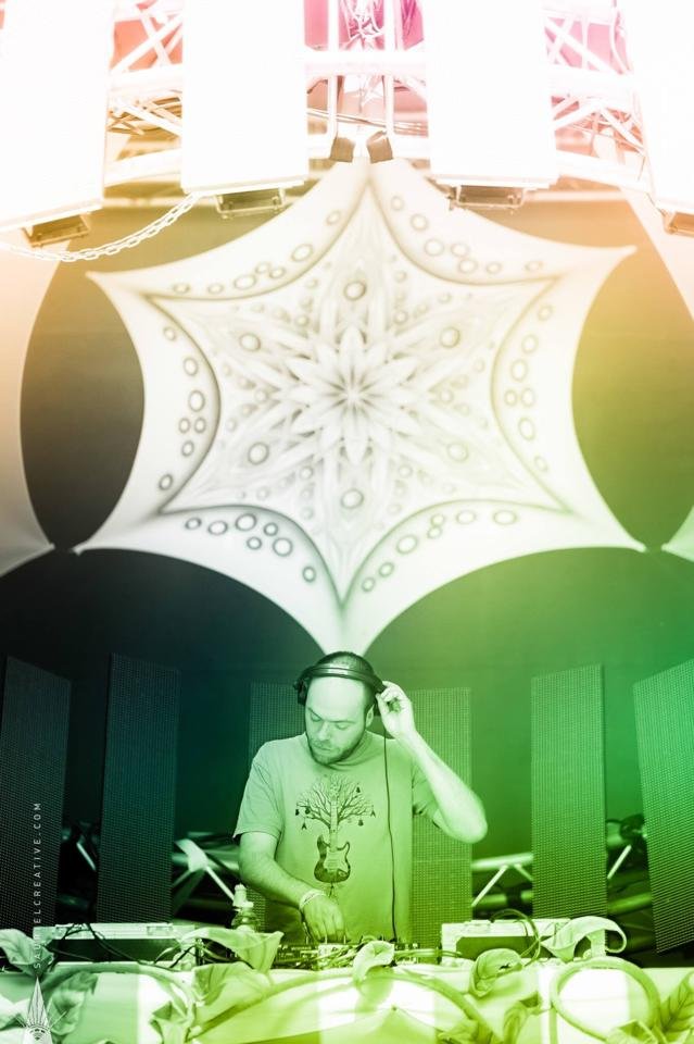 TimmySeashoe's profile picture. DJ, producer and guitar teacher.