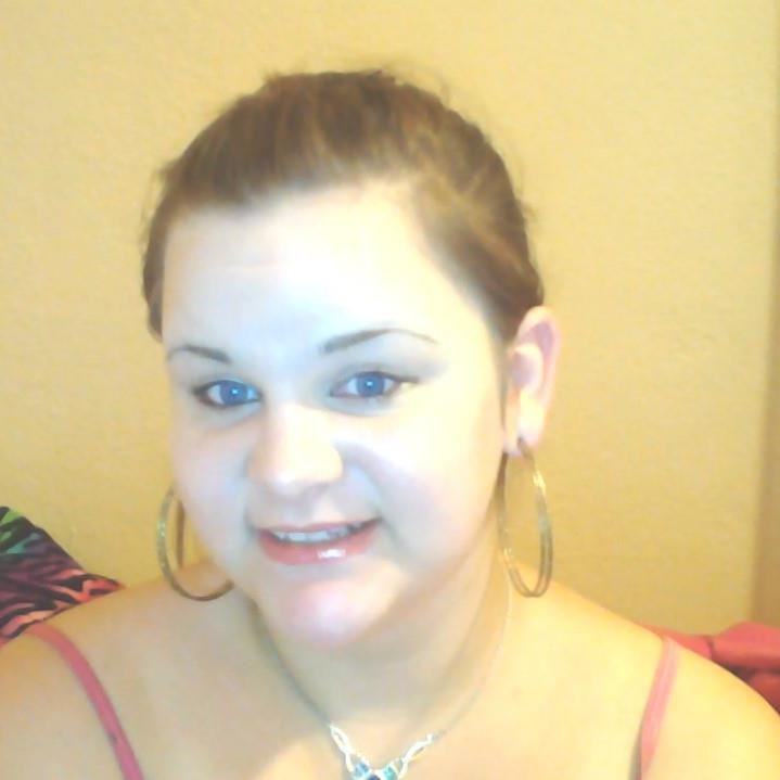 I luv @onedirection and @officialR5 I luv singing!!!!!!!! i follow bk i also luv @ddlovato