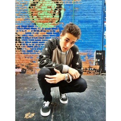 follow @jacobsdiva ily and your beautiful. Sary strong and keep moving!
