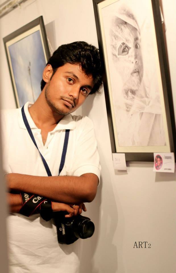 hi....am supriyo...am a free Lance photographer.