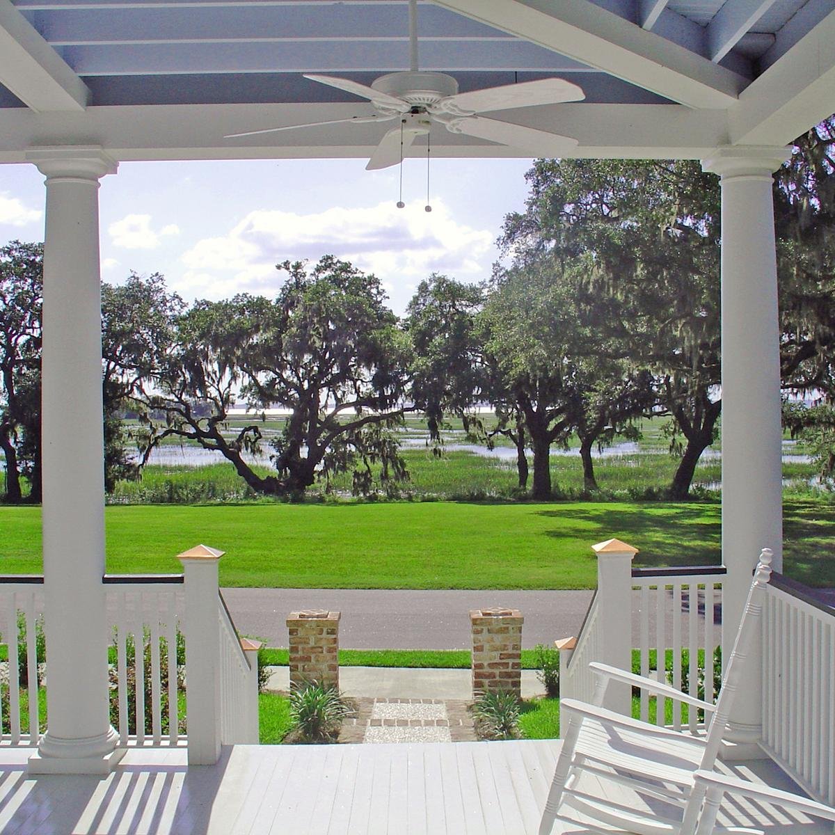 The premiere TWITTER source for real estate, relocation and visitor information about Beaufort, SC