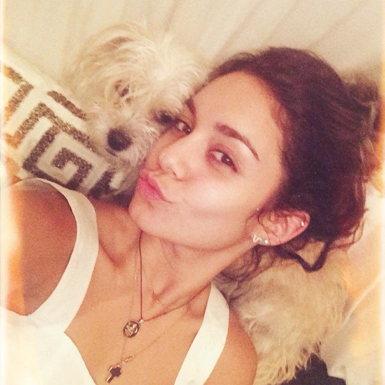 VanHudgensCG's profile picture. Baby come back to me, in my heart i still believe, we were meant to be.