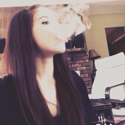Page dedicated to all the stoner girls of the world that are TokedOut! DM TokedOut pictures for reposts!