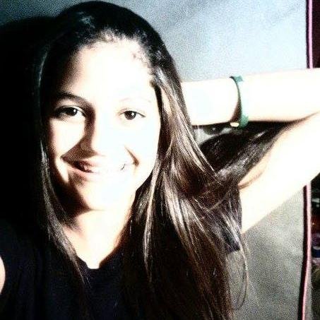 I was born in 2001. I'm a girl that like the life. I like the photography, metal, the drawing... The art. I'm me so i'm different.