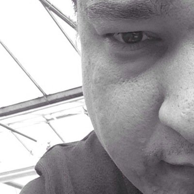 DCF_TWEETS's profile picture. ik strijd tegen mijn overtollige kilo's en maak daar zo nu en dan ook grapjes over. Via dit account lees je hoe ik het er van af breng.