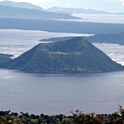 Need a place to stay near Tagaytay City? Tagaytay is one of the top tourist destination in the Philippines for its famous Taal Volcano. Twit us!