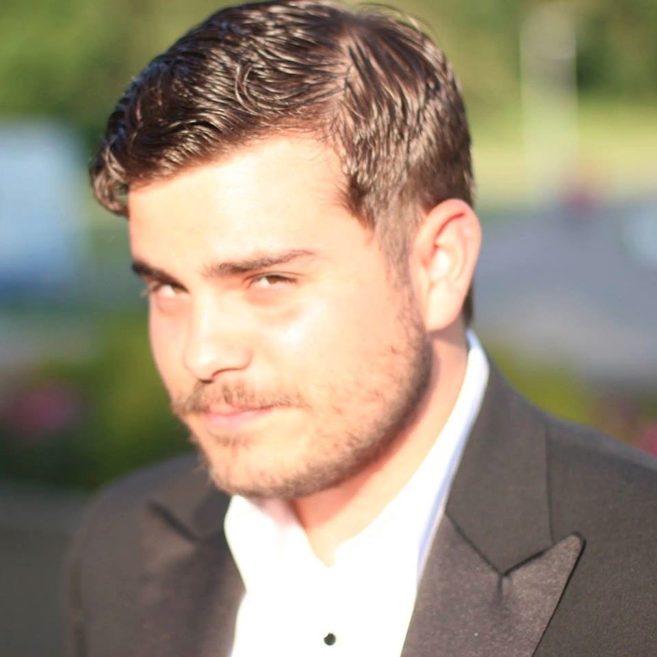 Lead singer in Twisted Logistics, Drama graduate, Student of Directing and a lover of the arts!