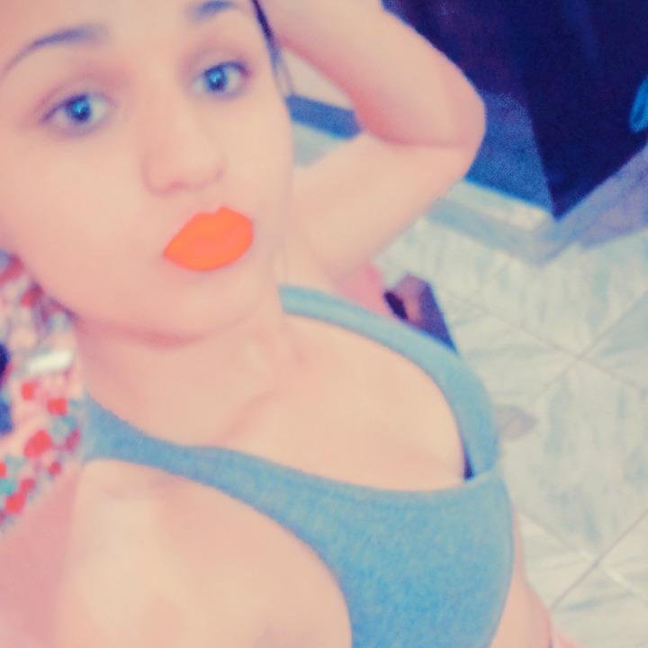 17 anos, solteira, viciada em Séries, Filmes e principalmente em Animes ;) ☛ One Direction é vida ♥ Segue? sigo de volta, confia ✌