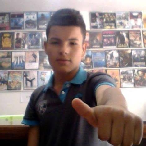 hola soy mariana daria lo que fuera por conocer a maluma estoy loca por ese papasito porfavor alludemen a conocerlo porfavor  le pido a colombia que me  ayude