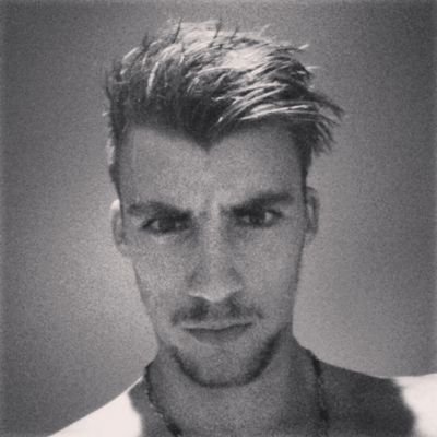 ULtraa_R's profile picture. 