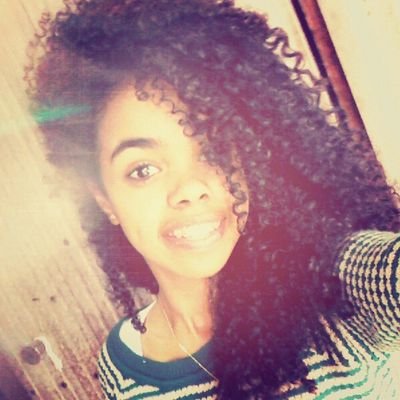Existem apenas duas maneiras de ver a vida. Uma é pensar que não existem milagres e a outra é que tudo é um milagre.