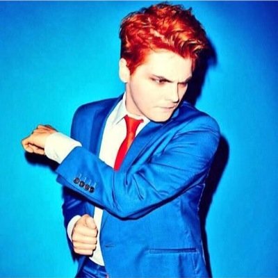 NewChris_IRS's profile picture. 35. Profesor de historia de la magia y, obviamente, brujo. Amante del teatro y la música.