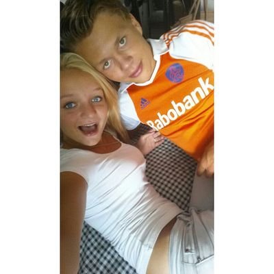 Joëlla  ♡   VHC A1 
Insta: roderickpeeeters