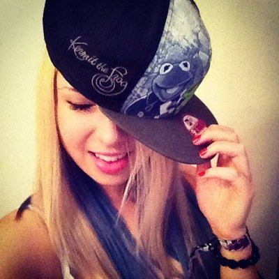 bringmeissues's profile picture. Hold me close Dont let go Watch me burn