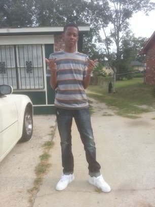 ' ayee yall , i betcha yall wont stop what yall doin and go follow me , its simple folk , i will follow right back !