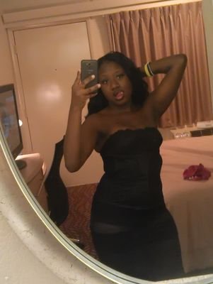 Mrz. Shay Smart Cute n Sexii Not a Fuq up Chocolate as u c...da best you'll eva have