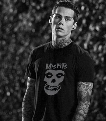 DylanOBrienTA's profile picture. Every night you cry yourself to sleep. Thinking why does this happen to me?