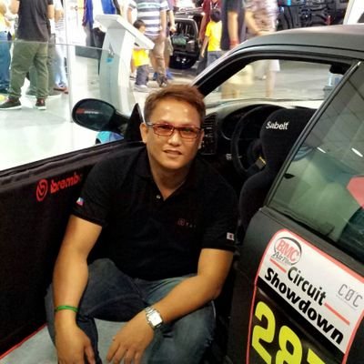 A Filipino studying postgrad in Australia with great passion in digital marketing, a father who loves to cook for his wife & kids.