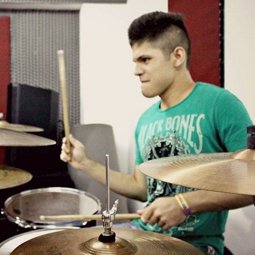 Baterista en @PD3BAND y estudiante de Ingeniería química USB.