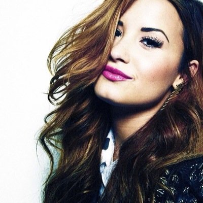 Feito pra ajudar na votação #votedemilovato, me sigam no meu @LauraMalik_1D! Demi I always with you! ❤️❤️