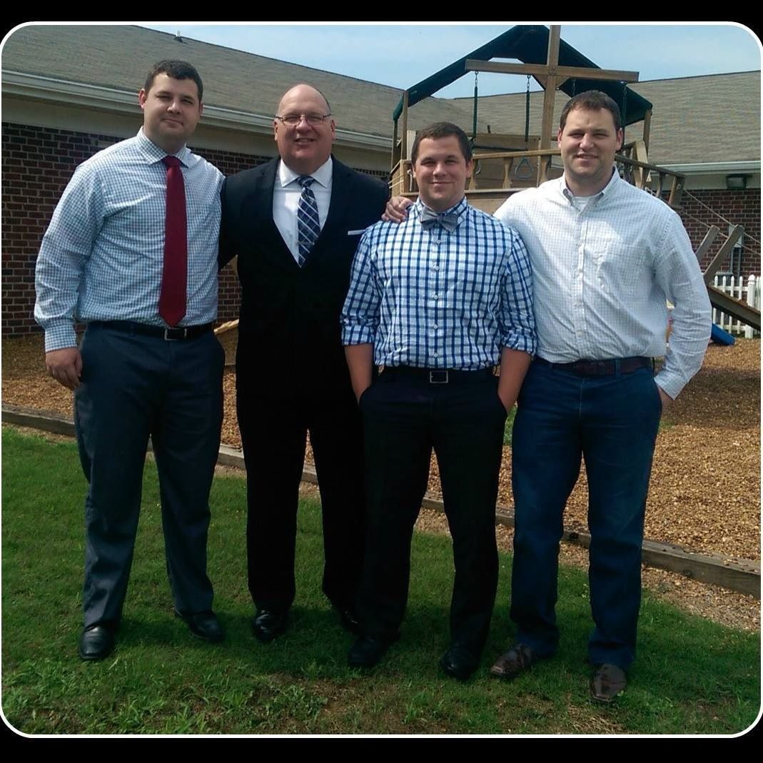 Public speaker and Sales Manager who loves to grill.