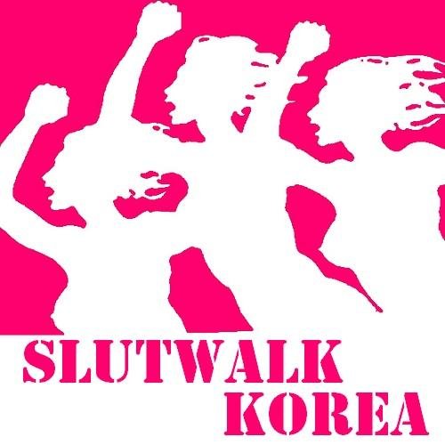 2011.7.16. 서울에서 '잡년행진'이라는 이름으로 아시아 최초 슬럿워크를 기획한 모임. 캐나다 토론토에서 처음 시작된 슬럿워크는 강간의 원인이 피해자의 '행실' '노출' 등이라는 주장(victim-blaming)에 반대하기 위해 야한옷을 입고 거리를 행진하는 페미니스트 시위입니다.