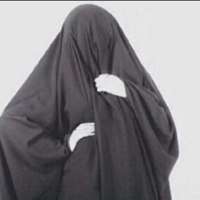 آشتحن قلبي ولآ له من آلشحنه #مصد 
وآلطوآري صوبكم مآ هدآ منهآ طرف