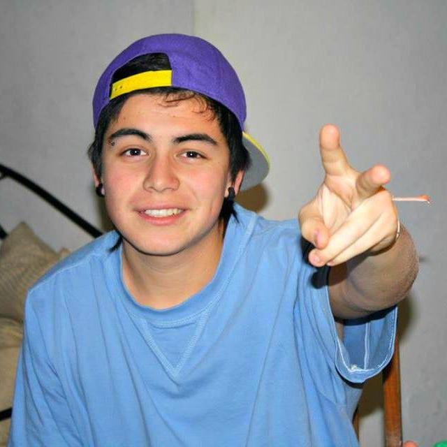 panchoripam's profile picture. Feliz estudiante de Publicidad / Intento de músico / Amante de Cobreloa y el fútbol.