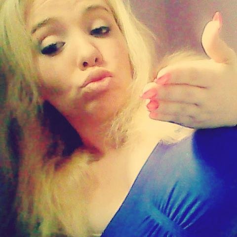 heterochromic_'s profile picture. 