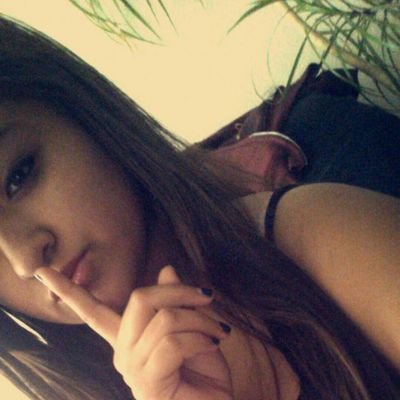 i broadcast on younow go check me out
