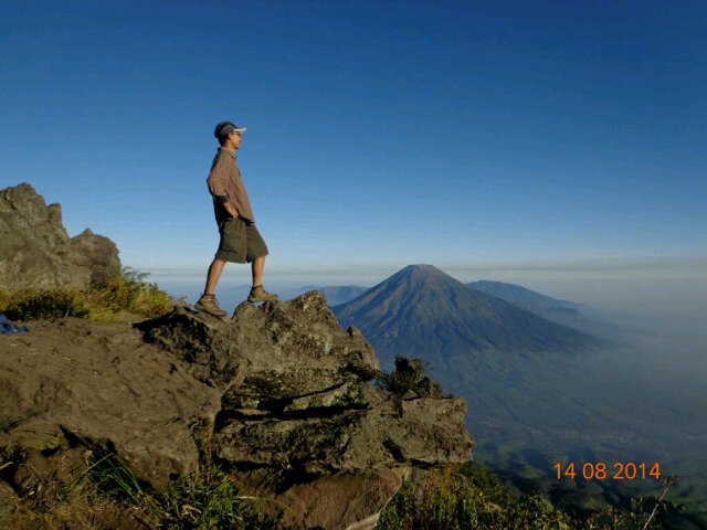 fikriromadhon's profile picture. widyatama university .