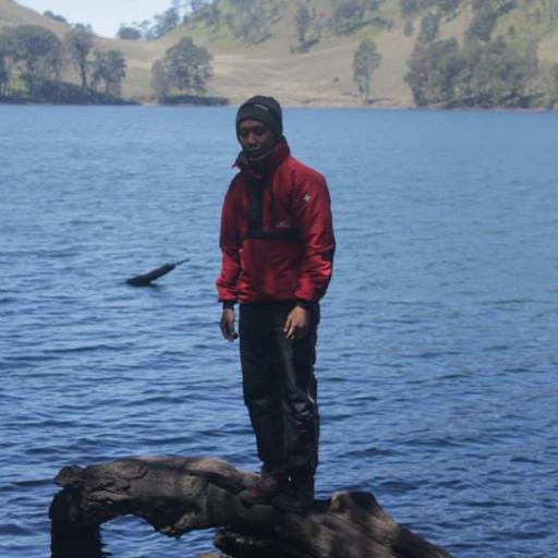 perjuangan belom berakhir, slama nafas masih ada, slama tenaga masih tersimpan, slama kaki masih bisa berdiri, smuanya tidak ada yg tidak mungkin