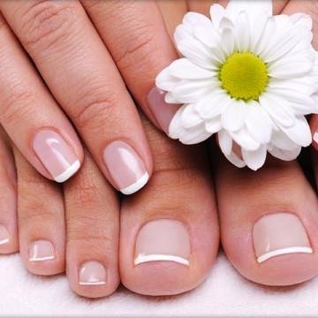 soy manicurista, realizo manicure, pedicure, coloco uñas aclilicas, de gel, acrigel entre otras. Reserva tu cita al: 0414-942-4238 tus manos quedarán hermosas!