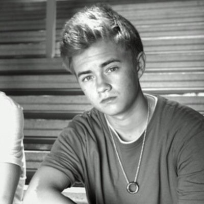 Free follow from @grierumdallas bc she loves you so you should follow her