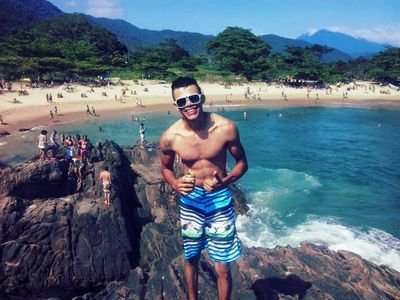 Quem olha muito para trás, esquece que para viver é preciso seguir em frente, sempre. #Insta JOAOPAULOO20   #Skype joaopb77   #ZapZap 12992141789