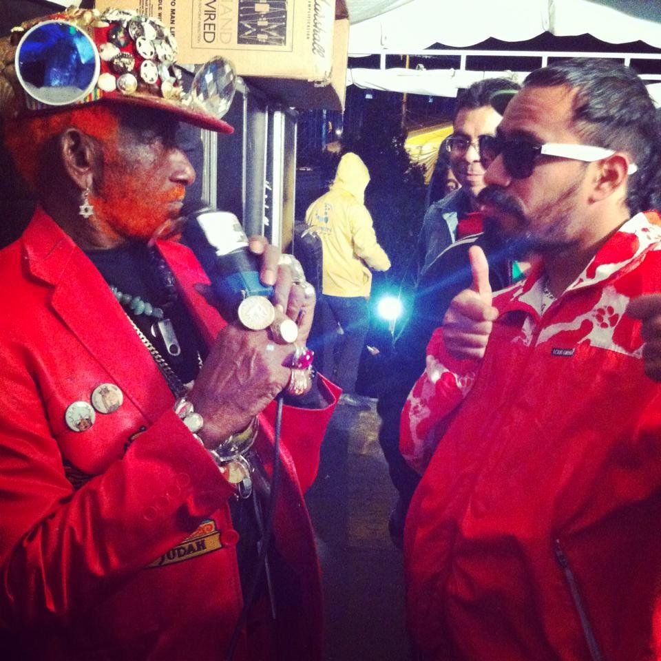 Monosoniko's profile picture. Vacilador Musical con una propuesta picotera sin maquillaje y una extensa bodega musical afro-caribe en vinilo pa poner a gozar a los vivos y a los muertos.