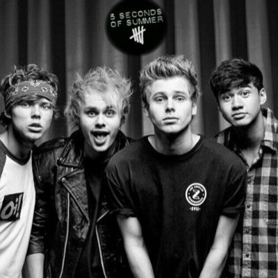follow @loveelyashton she gave you a free follow :)