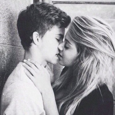 Tag your crush or someone you like in any of these tweets.
