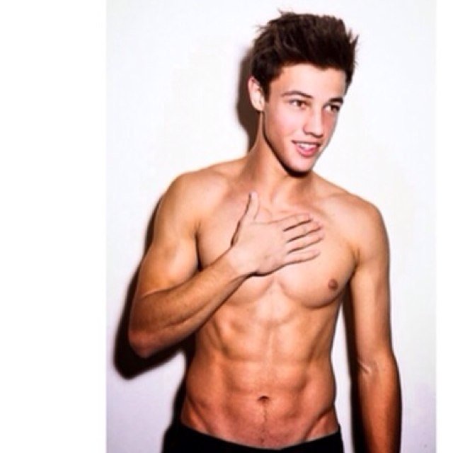 FOLLOW @cashxbabe BECAUSE SHE GAVE YOU THIS FREE FOLLOW!!!!