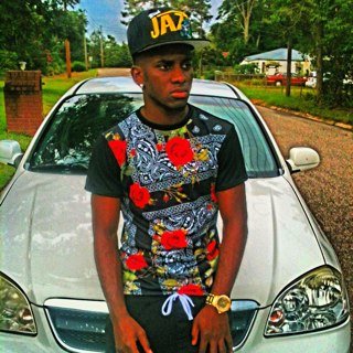 I'm jus a young black man out hea tryna make a way da right way. I love da hoop and I love my family!