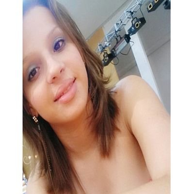 Nina linda :D 19 anos, Corinthiana, Chata, Ciúmentaa,um pouco Leeza kkk' Segue ? eu SDV ! Leandro mi amor :)