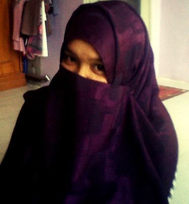 Allahhu Rabbi...wa MUhammadun Nabi...love my parents n my young sisters.n i love my work